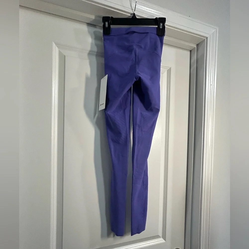 lululemon‎ athletica Charged Indigo 28